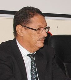 الدكتور محمد سيديا ولد خباز مدير المدرسة