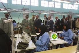 رئيس الجمهورية يزور مصنع الملابس العسكرية